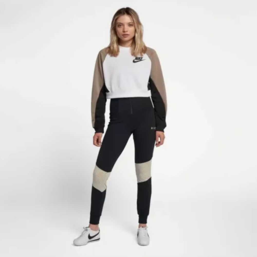 Nike Sportswear Essential Black Mesh Legging with Zipper Size Small